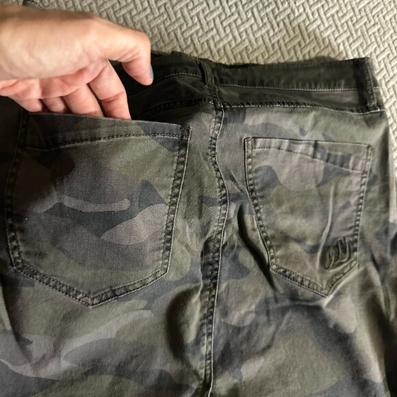 Express Camo Print Jean Skirt- Pencil Size 10 - Picture 3 of 7